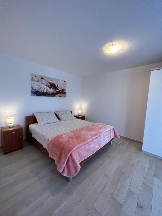 Apartment Salov Trogir Exteriör bild