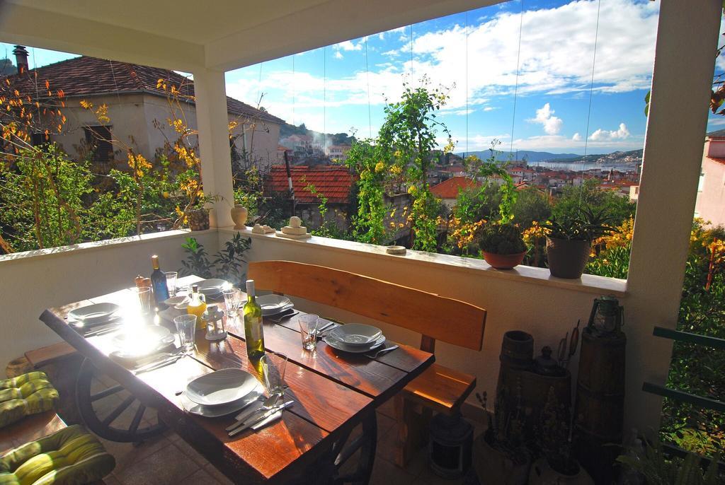 Apartment Salov Trogir Exteriör bild